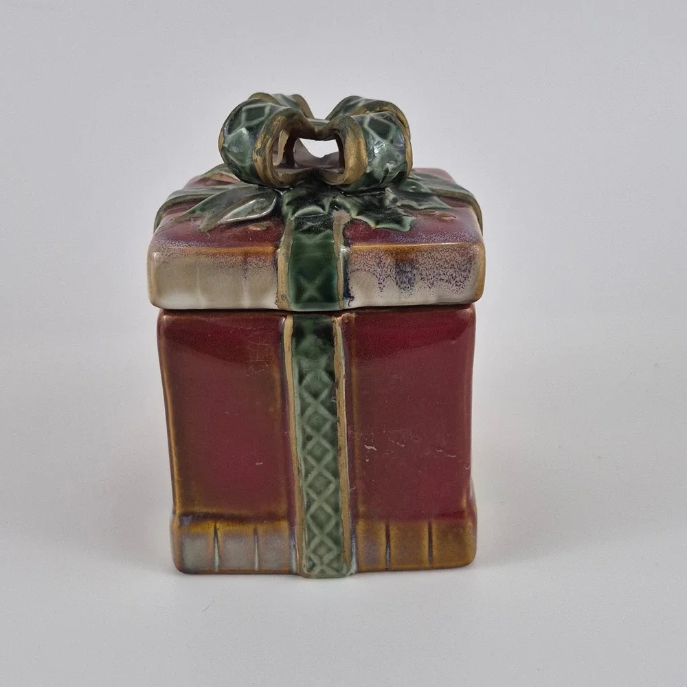 Christmas Gift Box Ceramic Cookie Jar Burgundy Red Green Holly Bow Holiday Decor